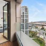Luxury Sky Park - Panoramic Castle Views Братислава