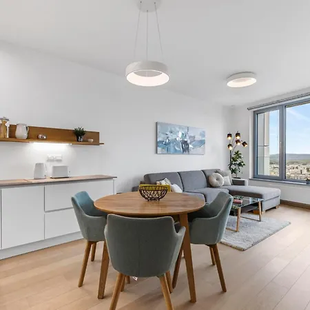 Luxury Sky Park - Panoramic Castle Views Μπρατισλάβα