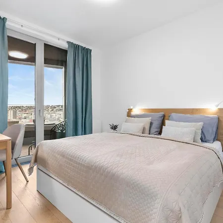 Luxury Sky Park - Panoramic Castle Views * Μπρατισλάβα