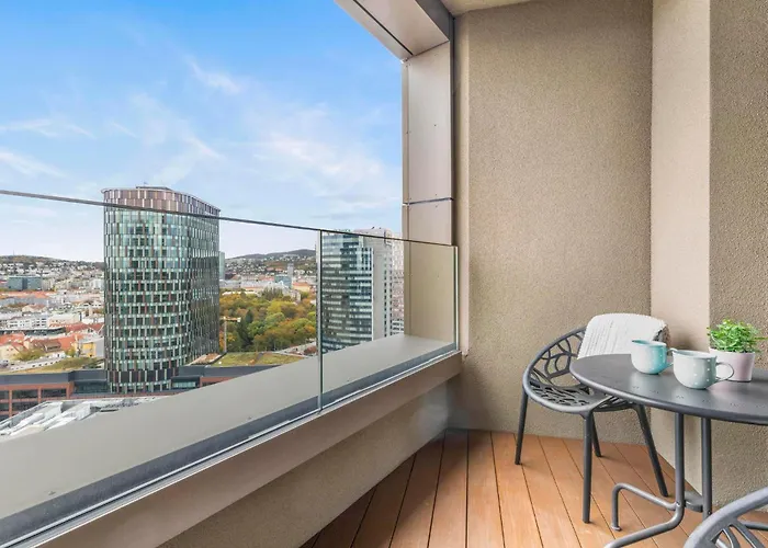 Luxury Sky Park - Panoramic Castle Views 브라티슬라바